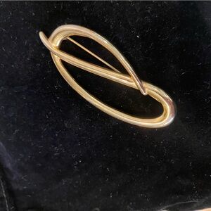 Elegant Gold Brooch